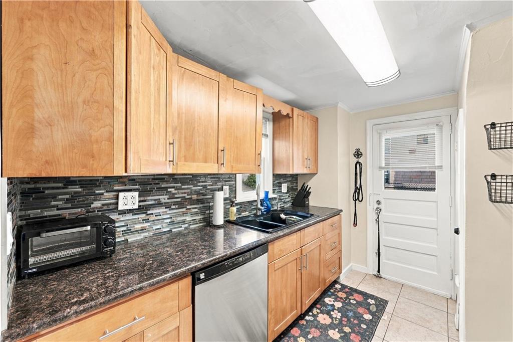 1625 Elderslee Road Pittsburgh, PA 15227 - Photo 16 of 25 Gallery Image 16