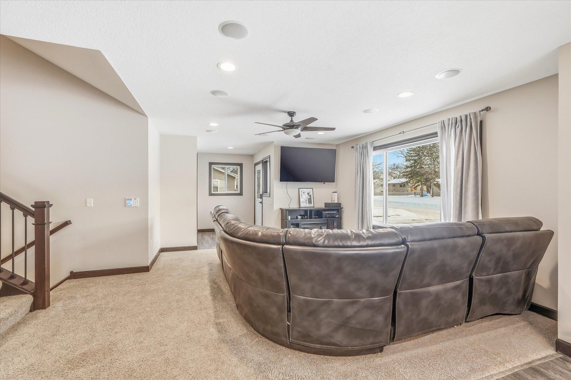 409 105th Lane Northwest Coon Rapids, MN 55448 - Photo 8 of 45