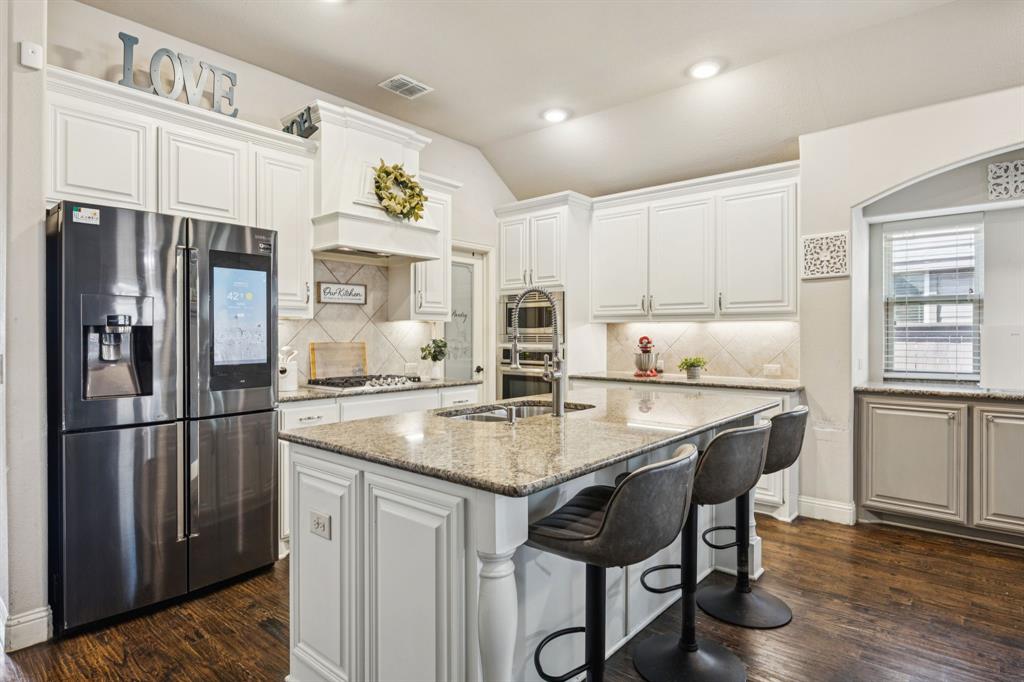 1713 Emerald Tree Place Aubrey, TX 76227 - Photo 11 of 27