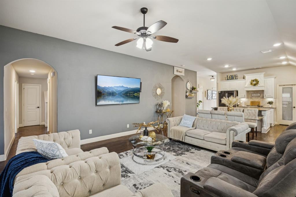 1713 Emerald Tree Place Aubrey, TX 76227 - Photo 5 of 27