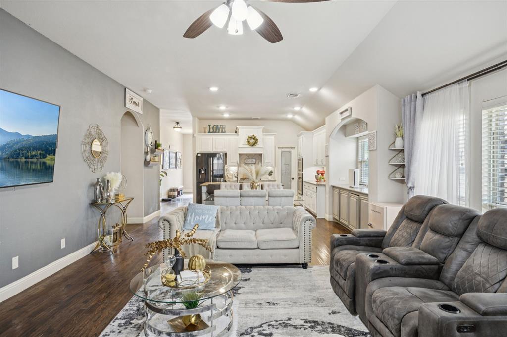 1713 Emerald Tree Place Aubrey, TX 76227 - Photo 7 of 27