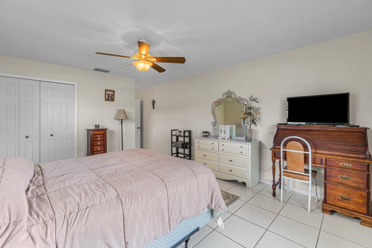 4685 Laurel Tree Road, Unit A Boynton Beach, FL 33436 - Photo 13 of 27 013-4685LaurelTreeRoad-BoyntonBeach-FL-3