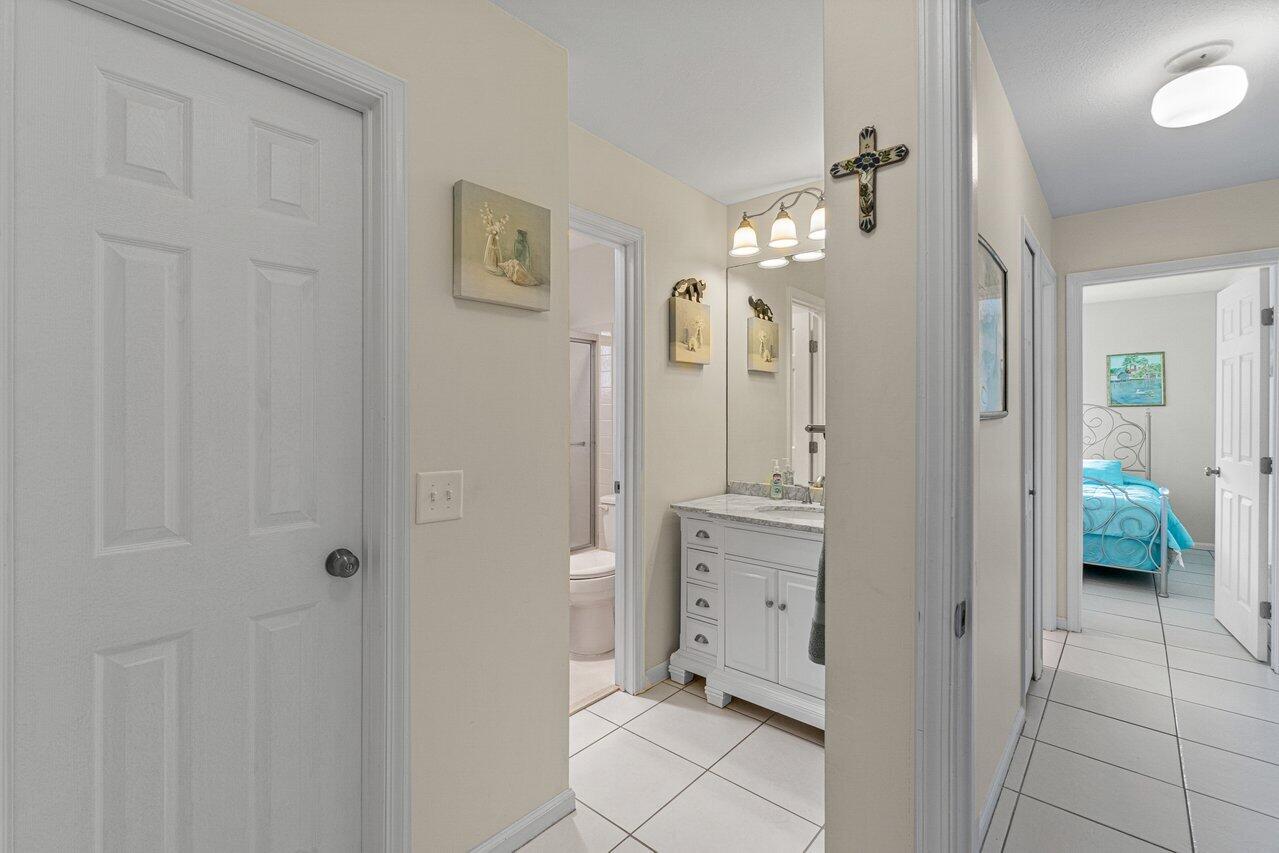 4685 Laurel Tree Road, Unit A Boynton Beach, FL 33436 - Photo 15 of 27 015-4685LaurelTreeRoad-BoyntonBeach-FL-3