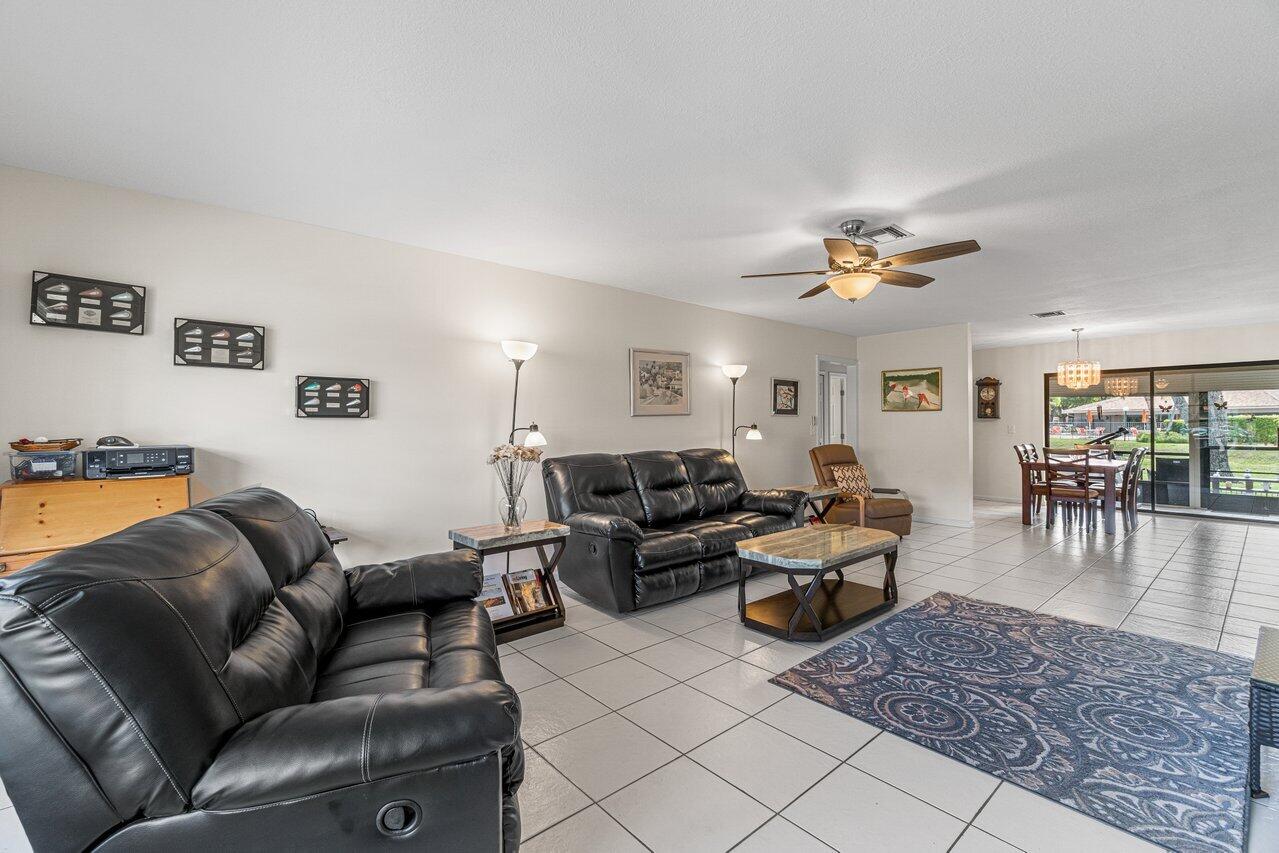 4685 Laurel Tree Road, Unit A Boynton Beach, FL 33436 - Photo 4 of 27 004-4685LaurelTreeRoad-BoyntonBeach-FL-3