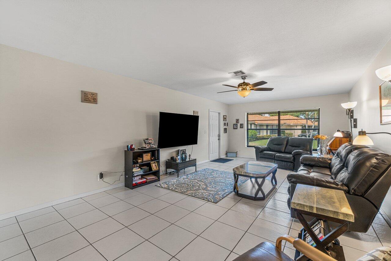4685 Laurel Tree Road, Unit A Boynton Beach, FL 33436 - Photo 6 of 27 006-4685LaurelTreeRoad-BoyntonBeach-FL-3