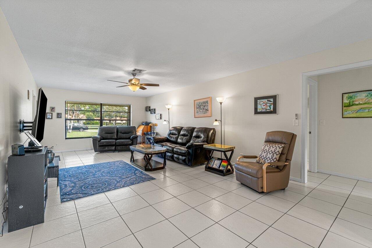 4685 Laurel Tree Road, Unit A Boynton Beach, FL 33436 - Photo 7 of 27 011-4685LaurelTreeRoad-BoyntonBeach-FL-3