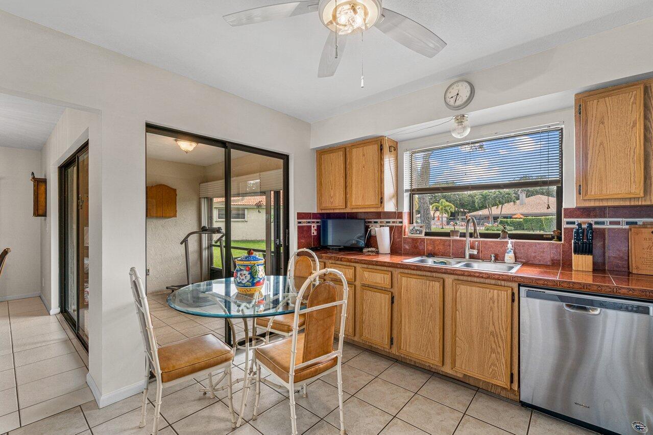 4685 Laurel Tree Road, Unit A Boynton Beach, FL 33436 - Photo 10 of 27 009-4685LaurelTreeRoad-BoyntonBeach-FL-3