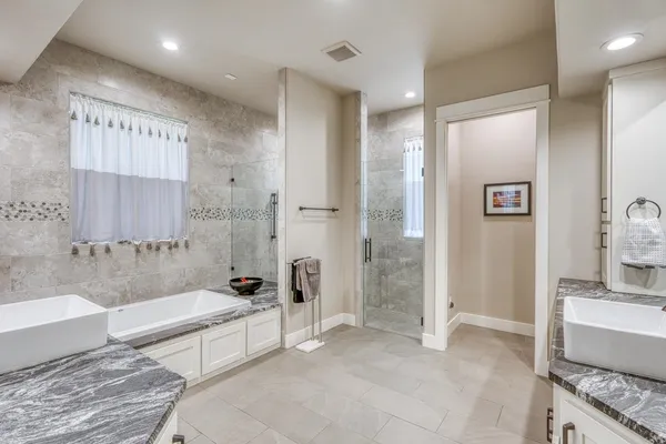 $1,234,500 | 124 Apache Tears, Horseshoe Bay, TX 78657