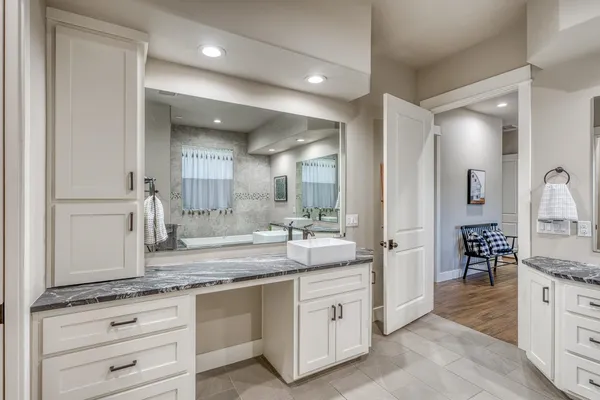 $1,234,500 | 124 Apache Tears, Horseshoe Bay, TX 78657