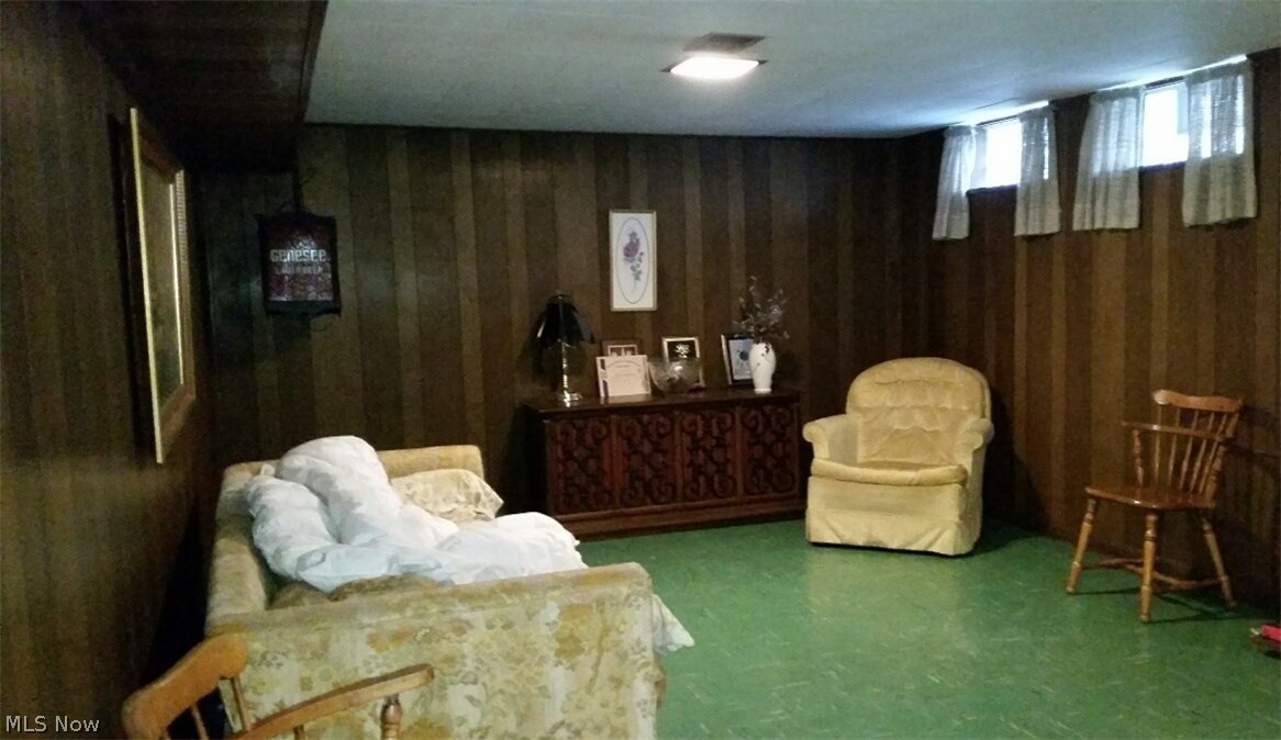 13271 McCracken Road Cleveland, OH 44125 - Photo 21 of 24 Large and bright, with glass block windows!