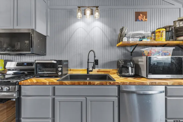 $429,000 | 7793 Highway 80, Hawkins, TX 75765