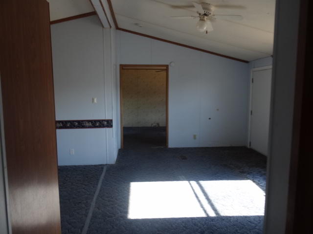 1085 Lowery Loop Road New Market, TN 37820 - Photo 3 of 13 Living Room