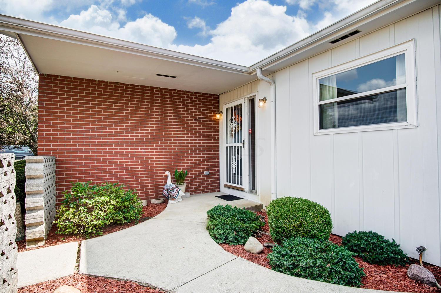 6481 Renner Road Columbus, OH 43228 - Photo 3 of 18 Gallery Image 3