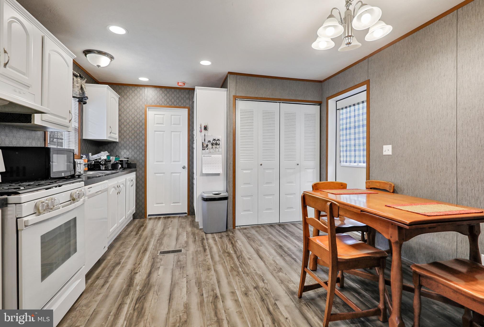 490 North Patuxent Road, Unit 18 Odenton, MD 21113 - Photo 4 of 12 Kitchen and Dining Area