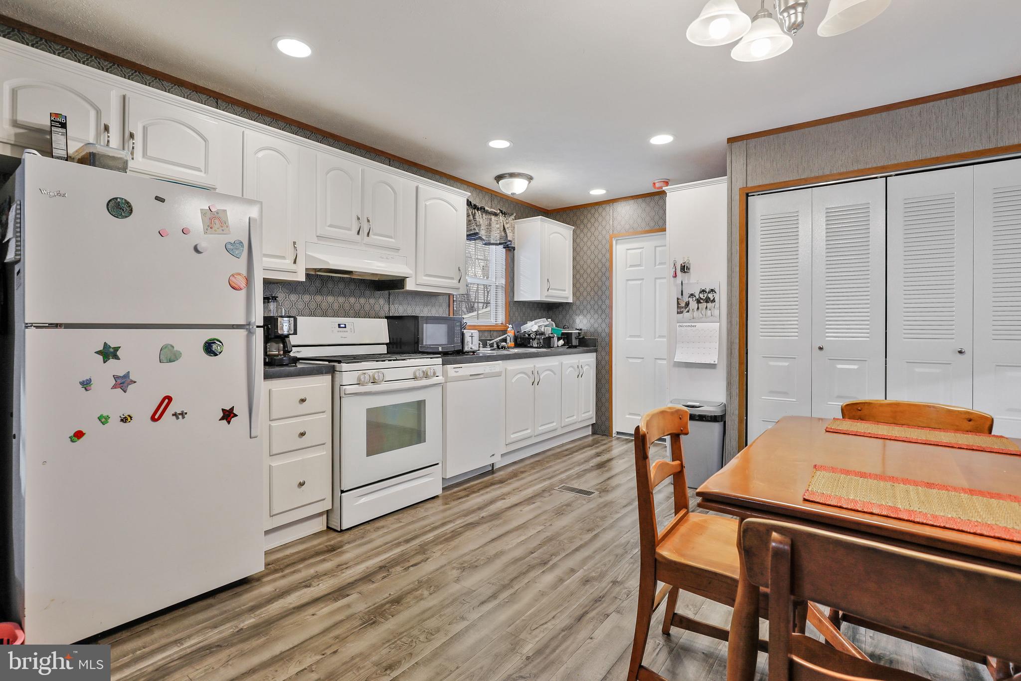 490 North Patuxent Road, Unit 18 Odenton, MD 21113 - Photo 5 of 12 Kitchen and Dining Area