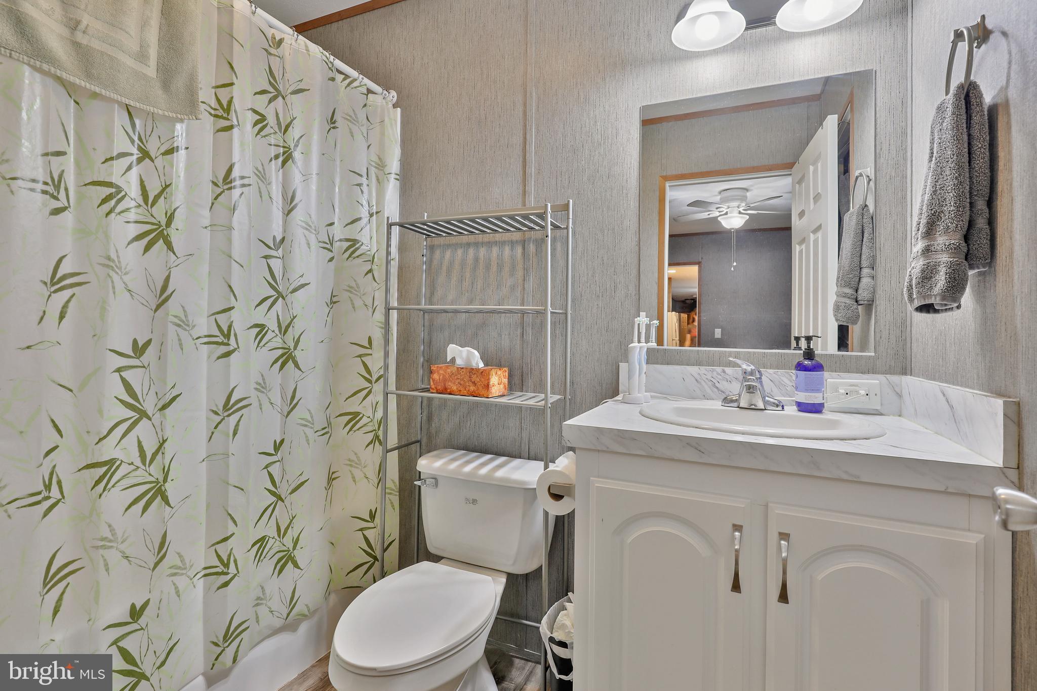 490 North Patuxent Road, Unit 18 Odenton, MD 21113 - Photo 7 of 12 Primary Ensuite Full Bath
