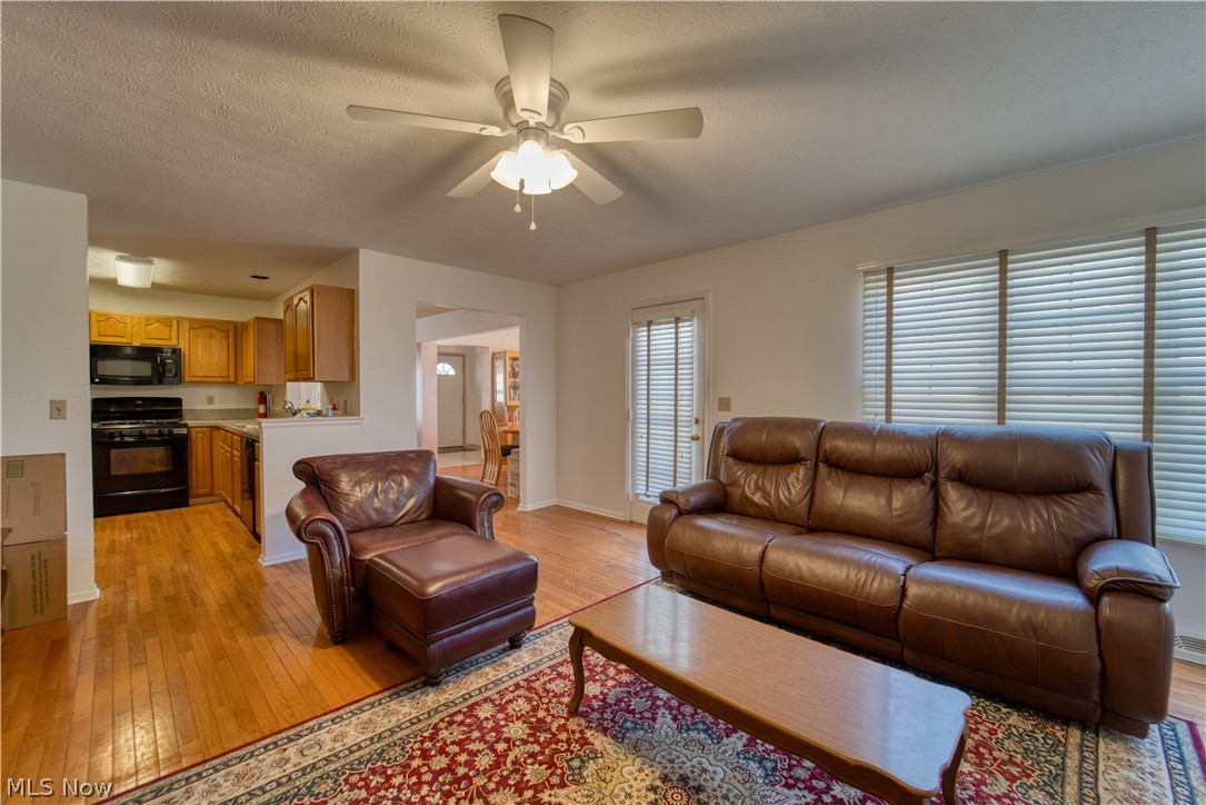 4415 Archer Road Cleveland, OH 44105 - Photo 6 of 35