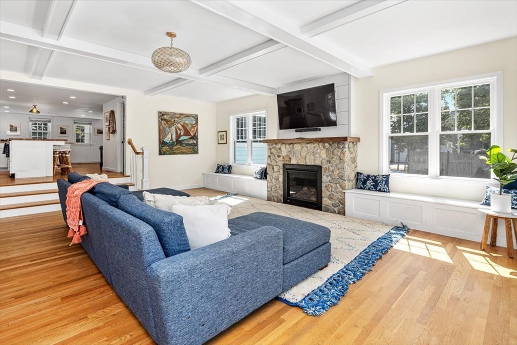 76 Downer Avenue Hingham, MA 02043 - Photo 11 of 42