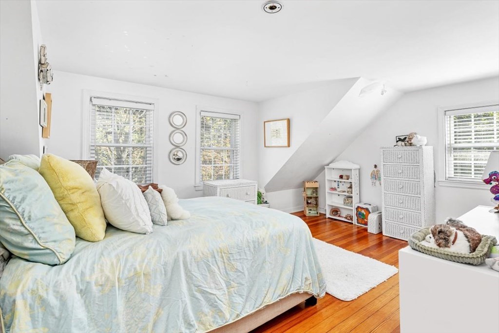 76 Downer Avenue Hingham, MA 02043 - Photo 18 of 42