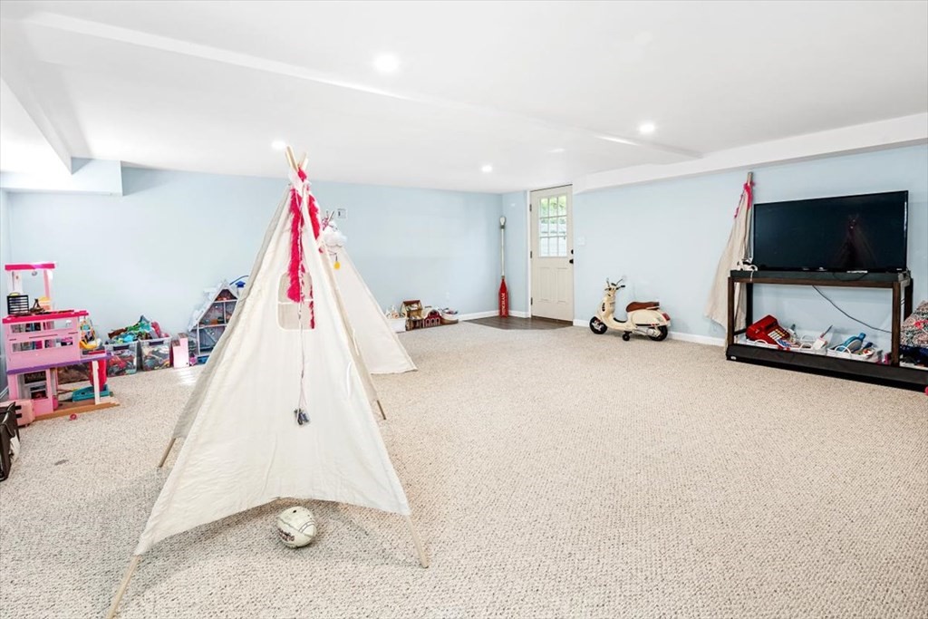 76 Downer Avenue Hingham, MA 02043 - Photo 28 of 42