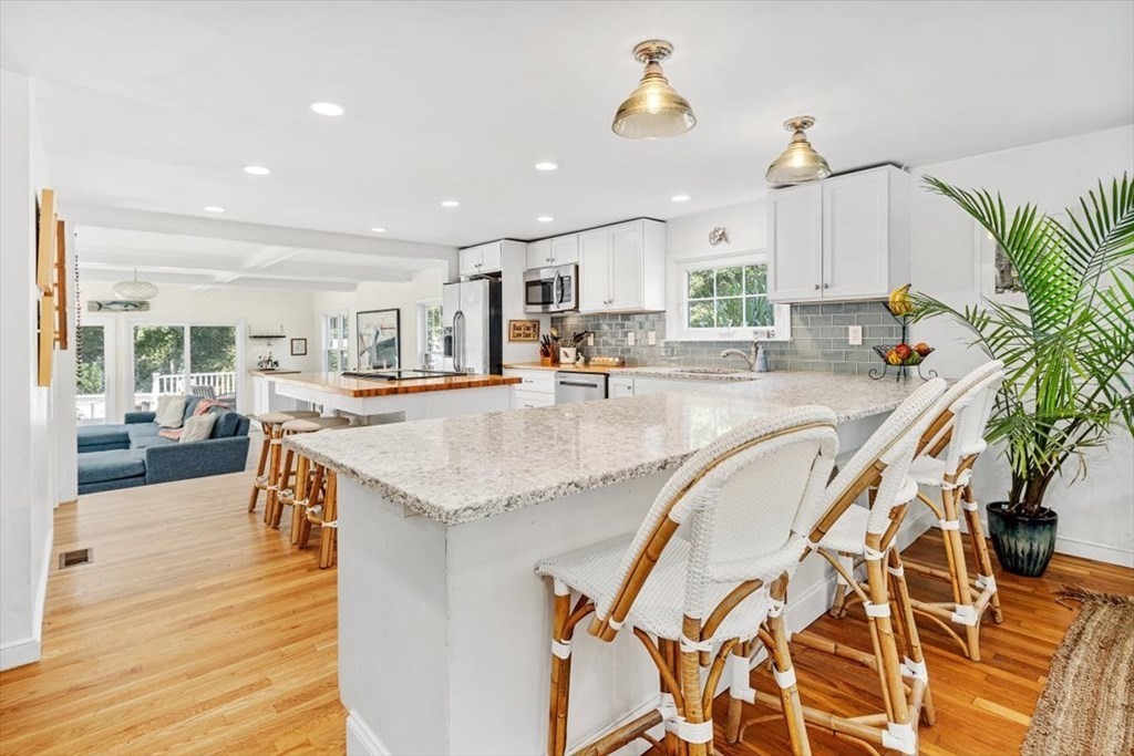 76 Downer Avenue Hingham, MA 02043 - Photo 3 of 42