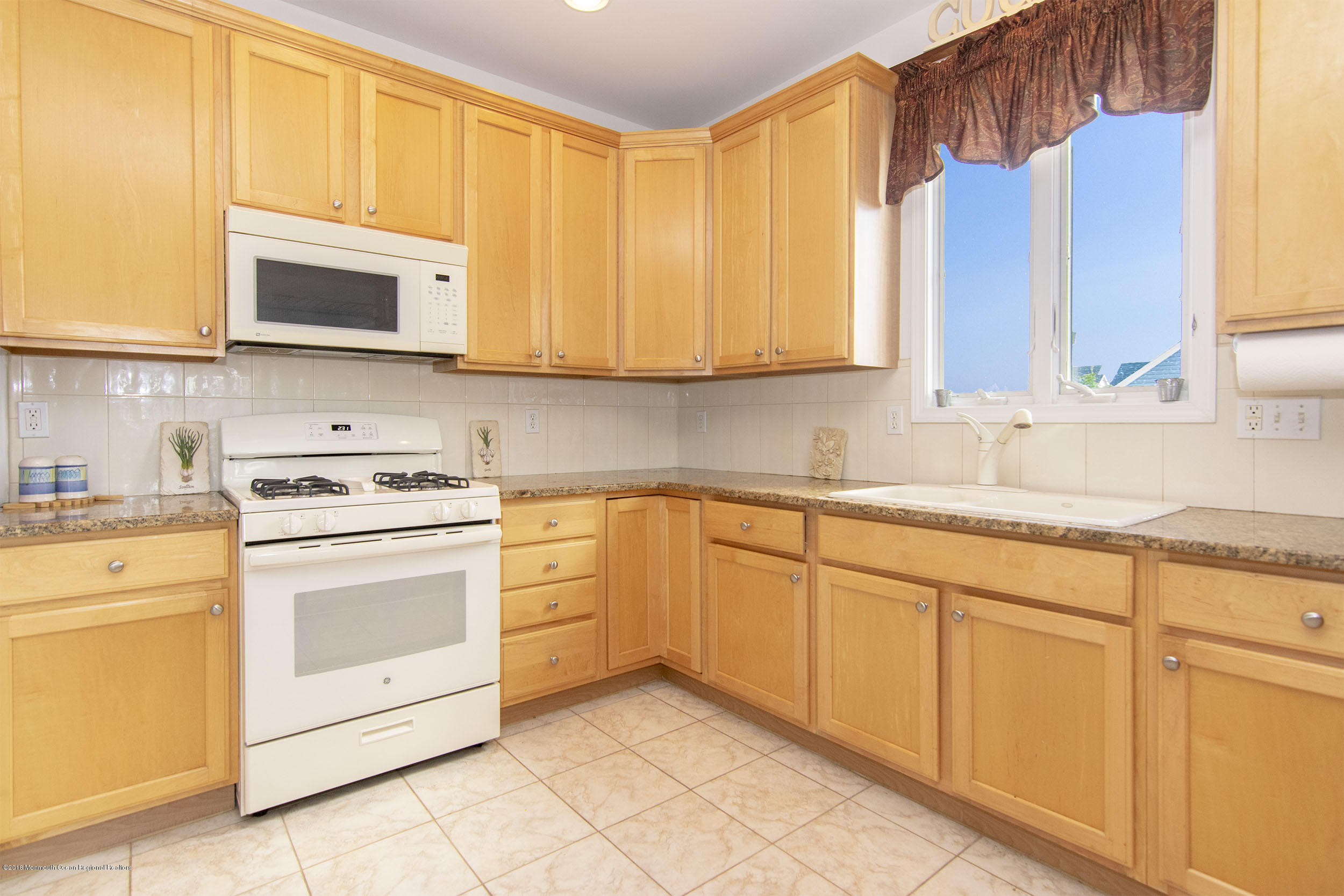 48 Pilot Road Toms River, NJ 08753 - Photo 11 of 45 Kitchen 3