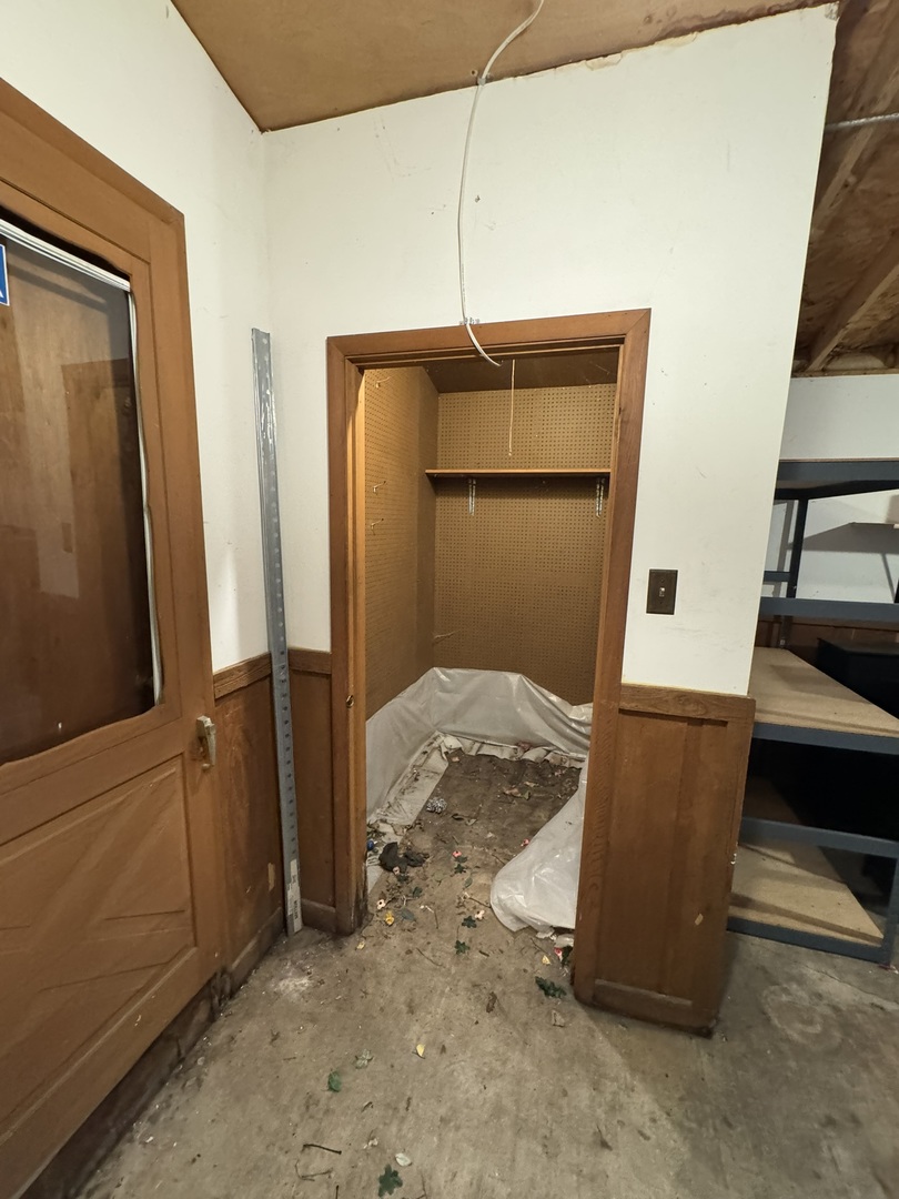 1069 Lakewood Road Elgin, IL 60123 - Photo 13 of 17