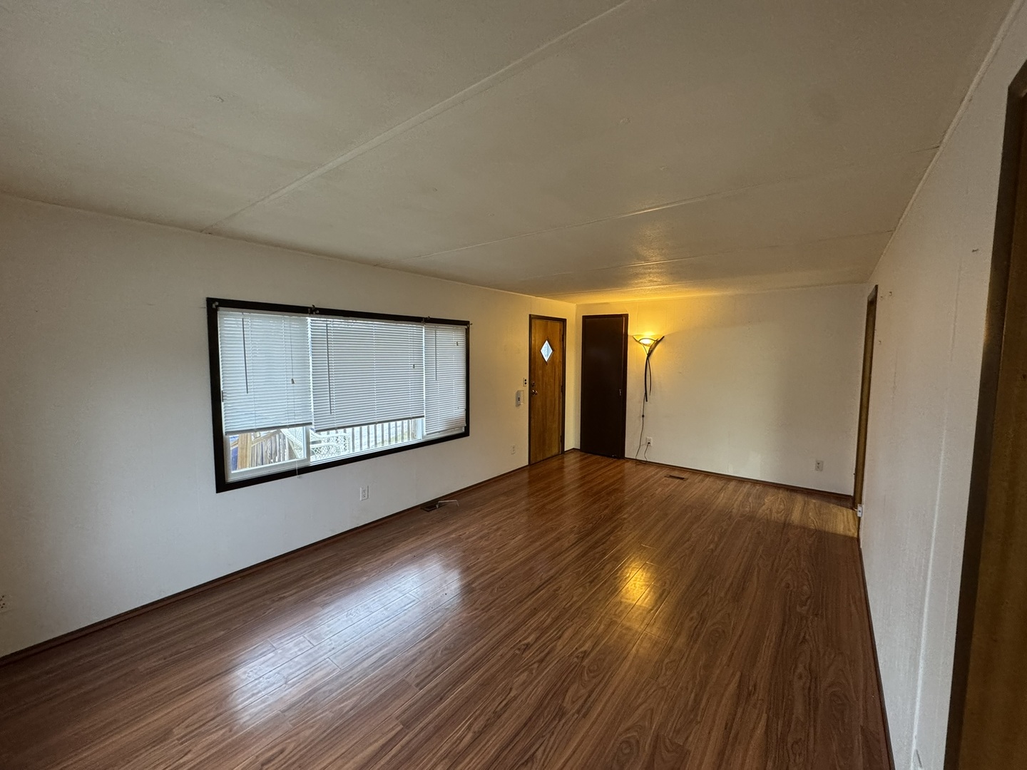 1069 Lakewood Road Elgin, IL 60123 - Photo 3 of 17