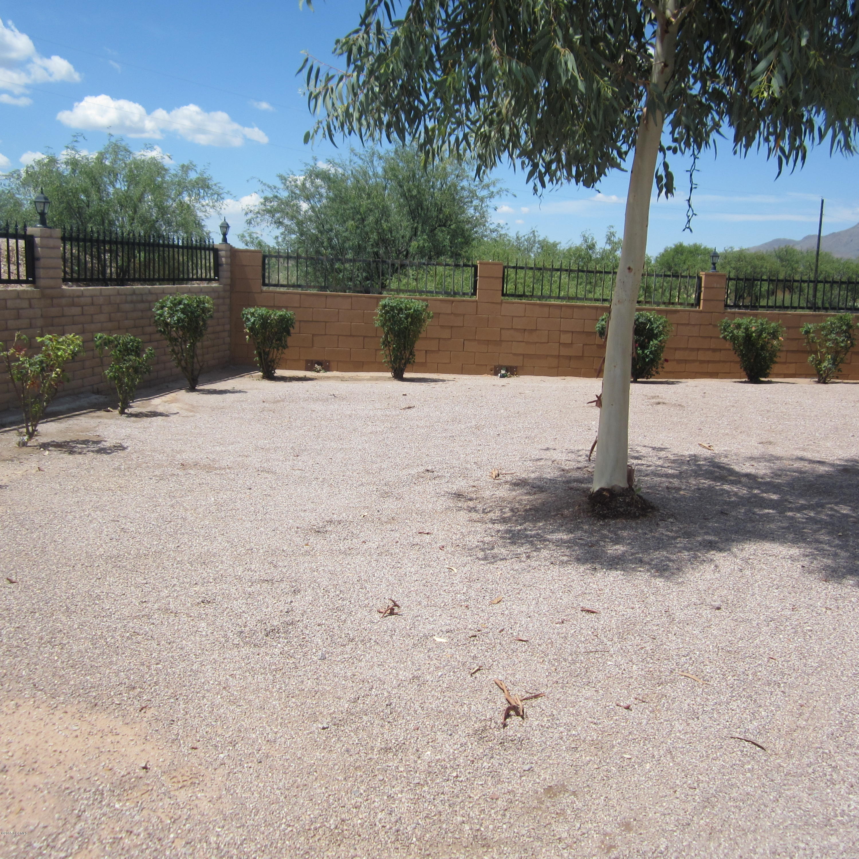 1014 Circulo Golondrina Rio Rico, AZ 85648 - Photo 2 of 15 Gallery Image 2