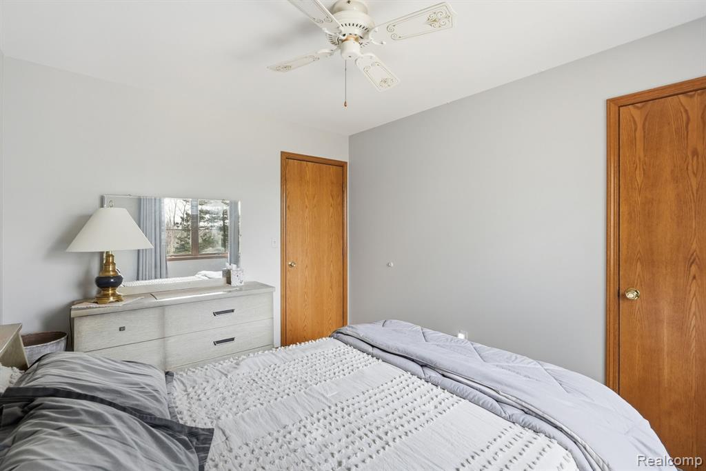 5436 North Lakeshore Road Deckerville, MI 48427 - Photo 18 of 48