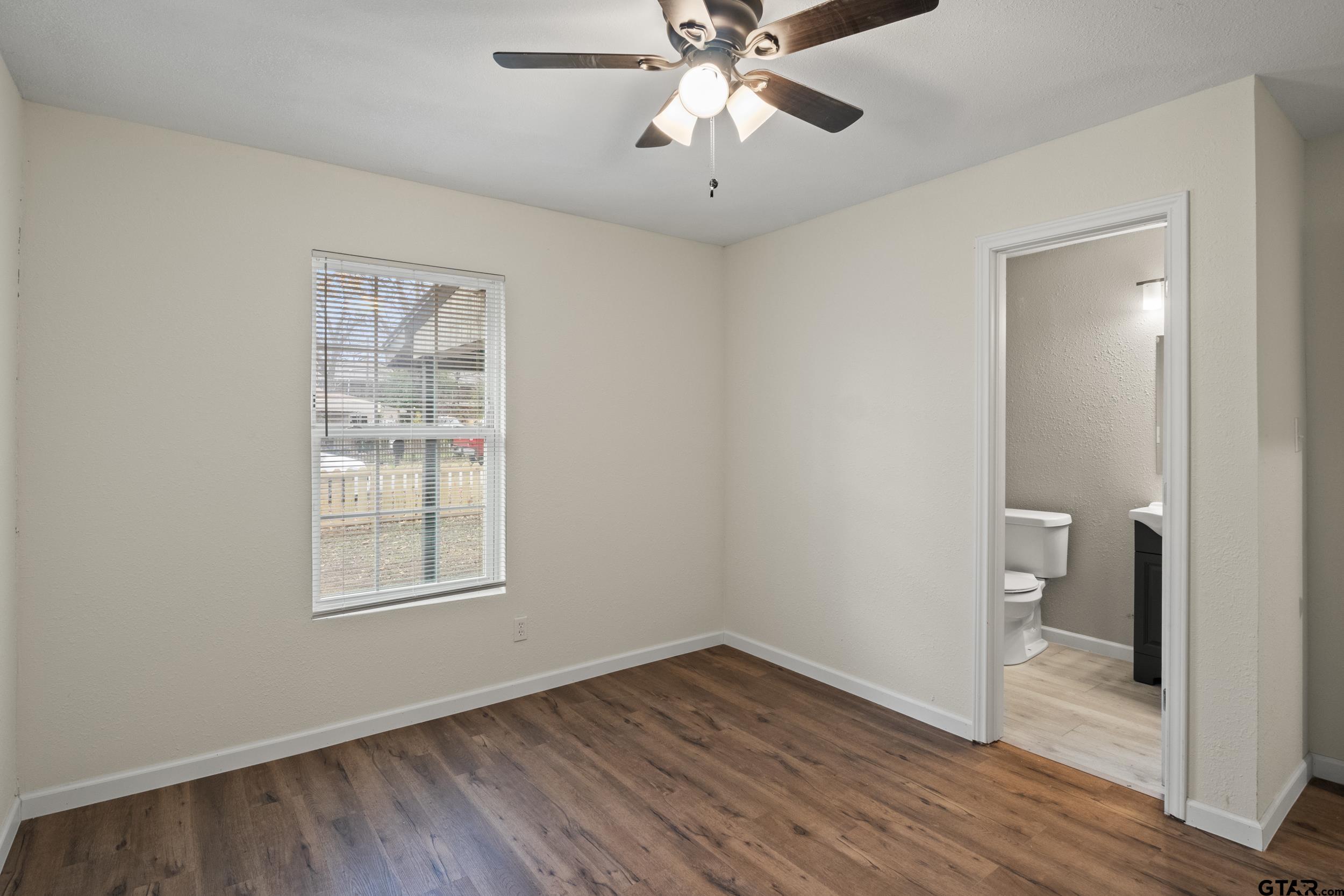 903 Hester Street Arlington, TX 76011 - Photo 10 of 17