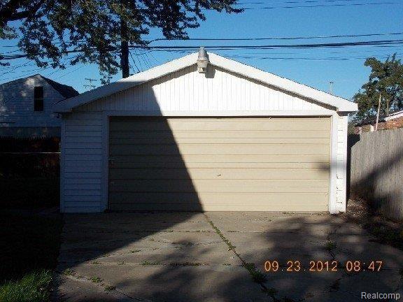 21631 Waltham Road Warren, MI 48089 - Photo 7 of 9 zz-mfsopt-DSCN1352 (640x480).jpg