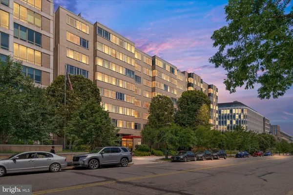 $284,900 | 1711 Massachusetts Avenue Northwest, Unit 632, Washington, DC 20036