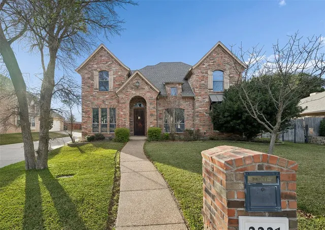 $699,900 | 2221 Farrington Lane, Hurst, TX 76054