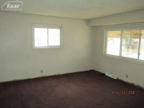 4801 Western Road Flint, MI 48506 - Photo 6 of 22 20397893-5.JPG
