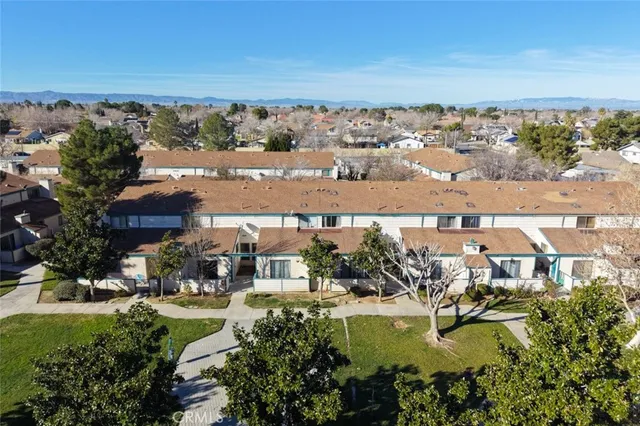 $230,000 | 44526 15th Street East, Unit 4, Lancaster, CA 93535