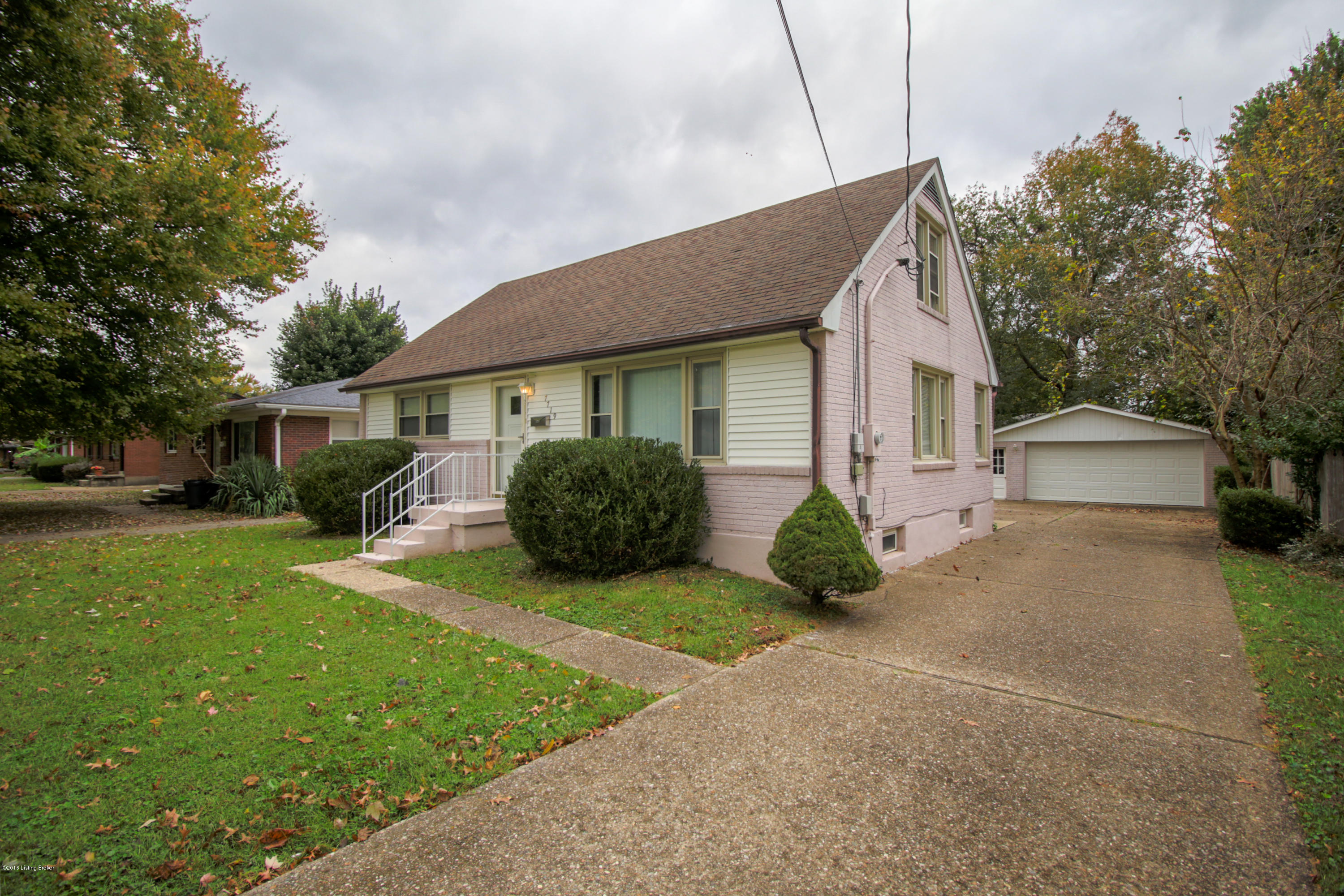 7719 Bluebonnet Road Louisville, KY 40258 - Photo 3 of 44 3