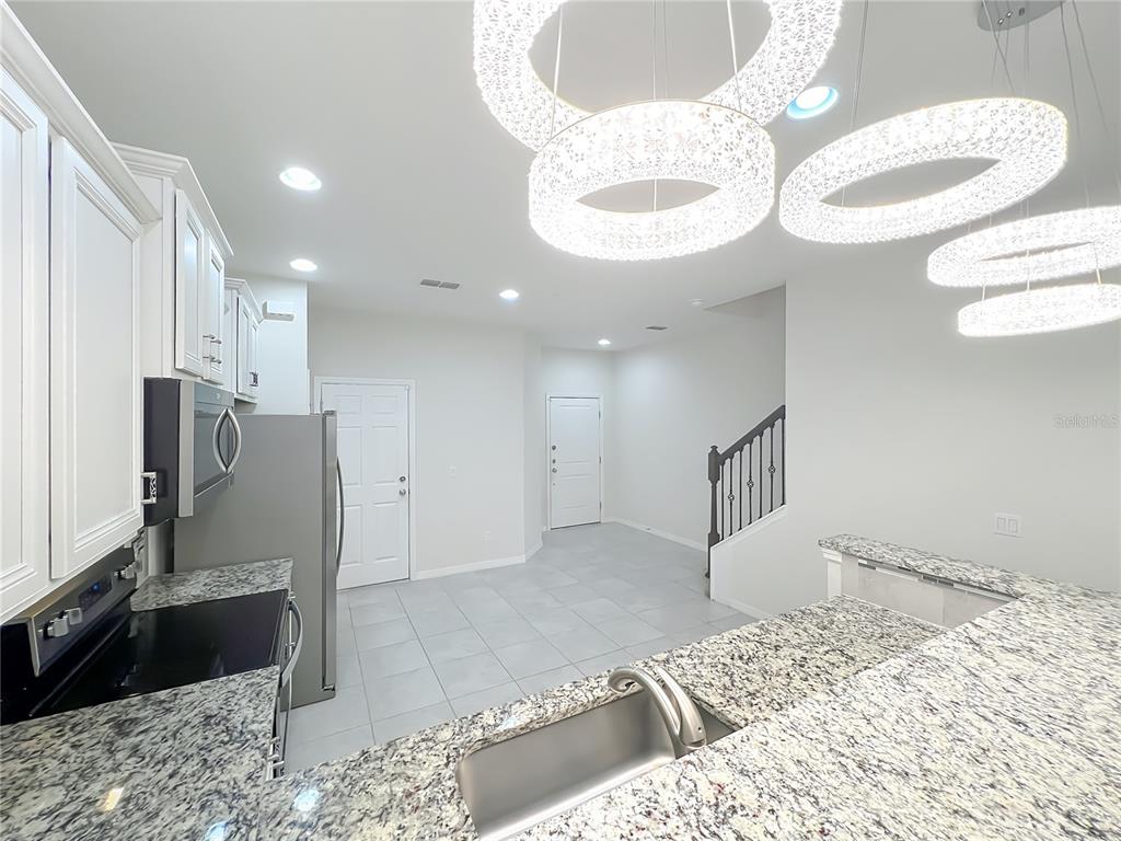 3051 Alessa Loop Apopka, FL 32703 - Photo 12 of 63