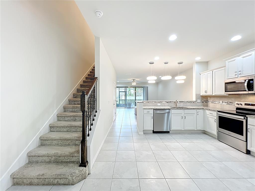 3051 Alessa Loop Apopka, FL 32703 - Photo 5 of 63