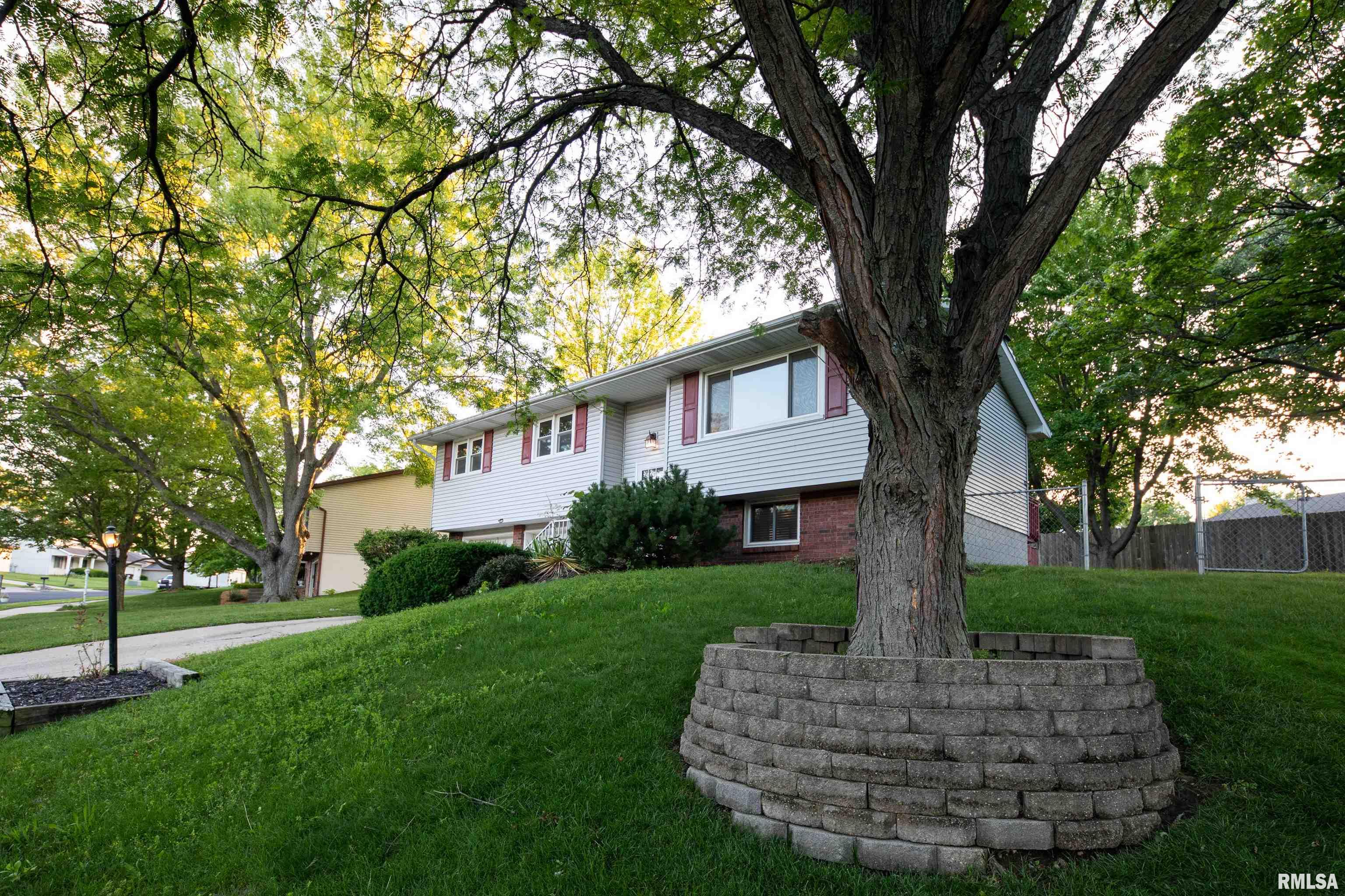 1315 West Queens Court Road Peoria, IL 61614 - Photo 5 of 52