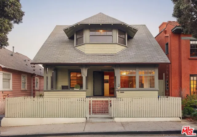 $2,835,000 | 160 Wadsworth Avenue, Santa Monica, CA 90405