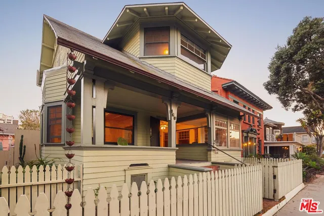 $2,835,000 | 160 Wadsworth Avenue, Santa Monica, CA 90405