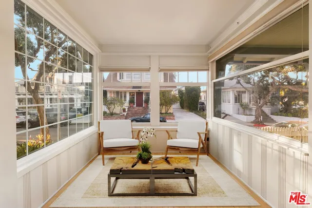 $2,835,000 | 160 Wadsworth Avenue, Santa Monica, CA 90405