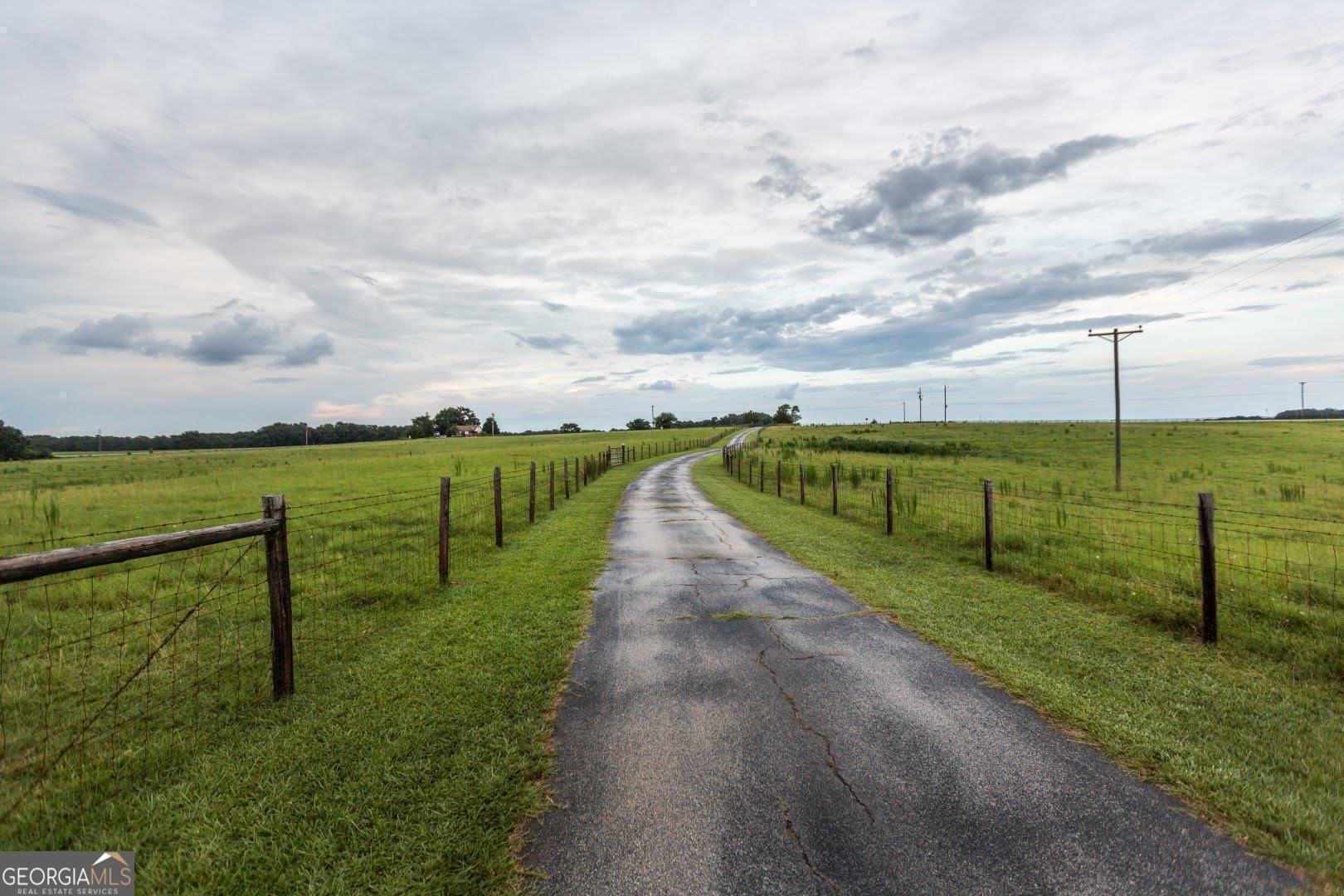 1530 State Highway 11 Covington, GA 30014 - Photo 24 of 32 a view of an outdoor space and city view