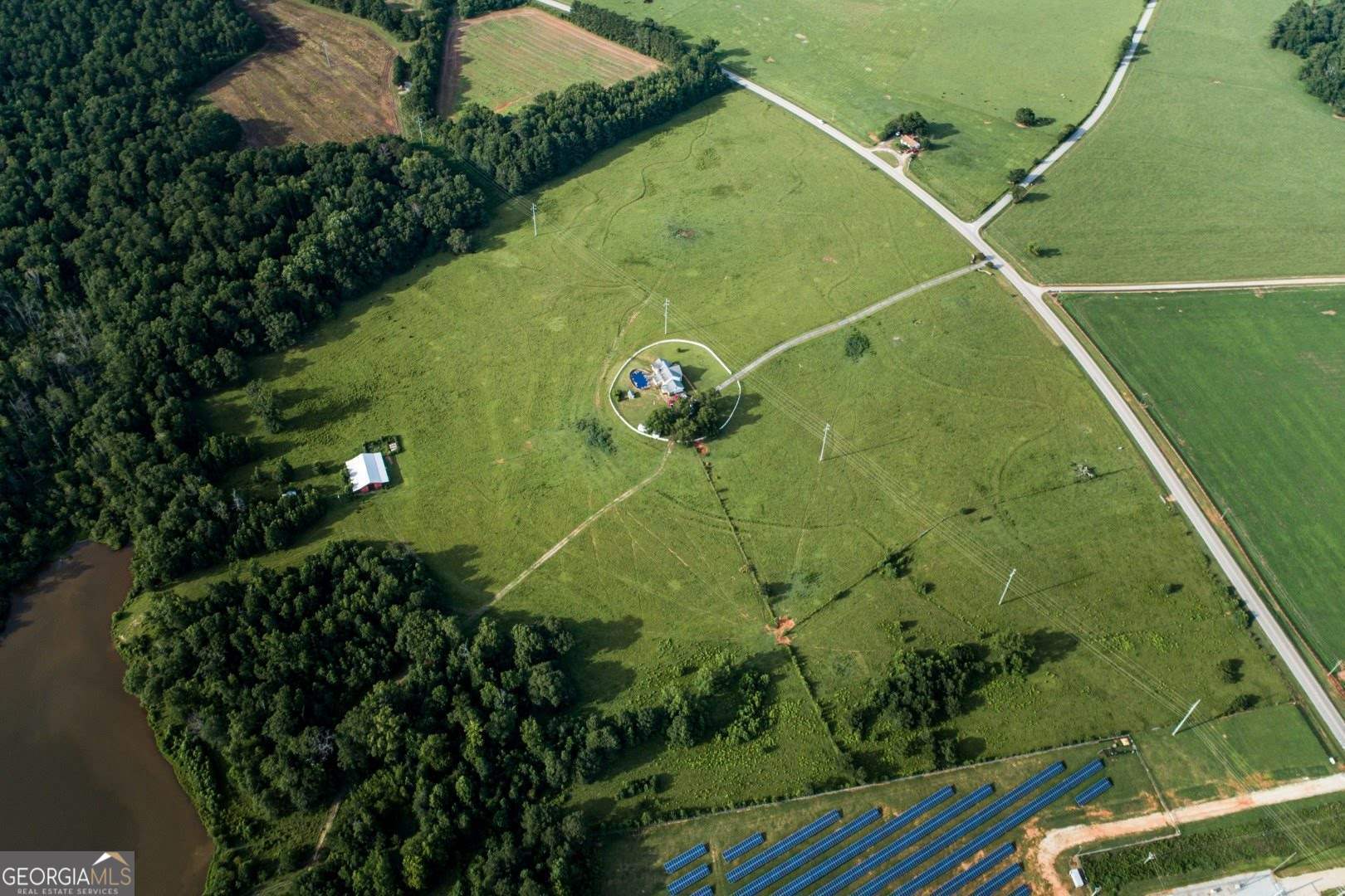 1530 State Highway 11 Covington, GA 30014 - Photo 10 of 32 a view of a yard