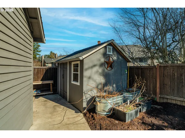 $799,000 | 8750 Southwest Bridletrail Avenue, Beaverton, OR 97008