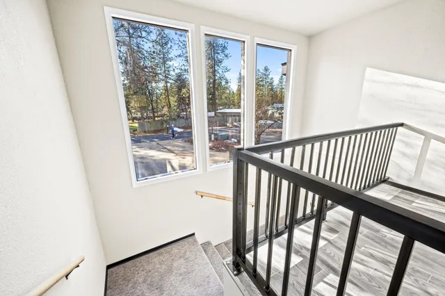 $575,000 | 11448 West Meadowview Lane, Nine Mile Falls, WA 99026