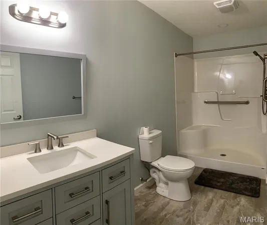 $139,900 | 101 North Railroad Street, Patoka, IL 62875