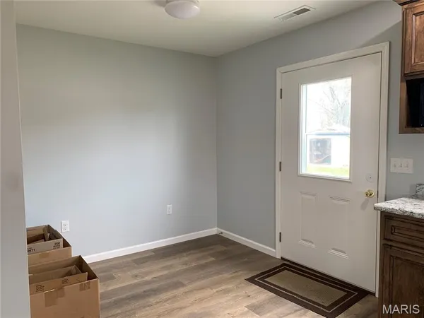 $139,900 | 101 North Railroad Street, Patoka, IL 62875