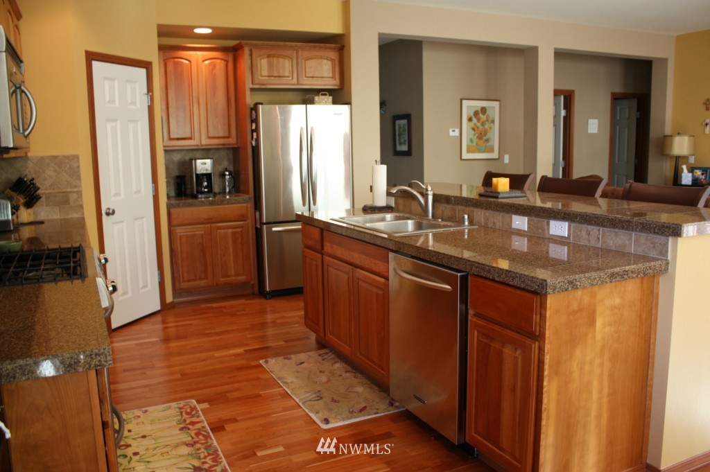 3404 170th Place Southeast Bothell, WA 98012 - Photo 4 of 13